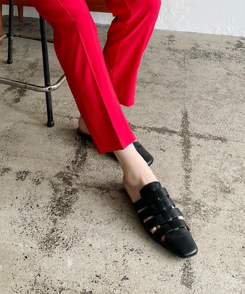 CAPRICIEUX LE'MAGE（カプリシューレマージュ）の「グルカ風ミュール（サンダル・レディース・ブラック/アイボリー・M/L）」の11枚目の写真