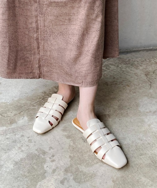 CAPRICIEUX LE'MAGE（カプリシューレマージュ）の「グルカ風ミュール（サンダル・レディース・ブラック/アイボリー・M/L）」の6枚目の写真