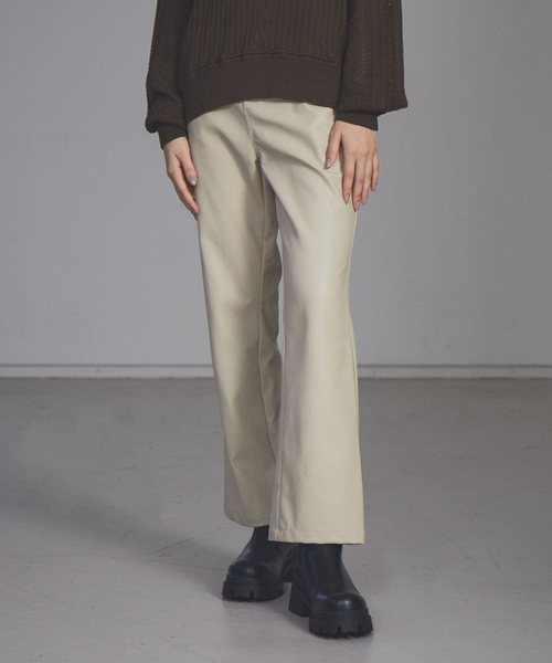 NOMINE（ノミネ）の「【展開店舗限定】フェイクレザーセミフレアパンツ（その他パンツ・レディース・ブラック/アイボリー・S/M）」の6枚目の写真