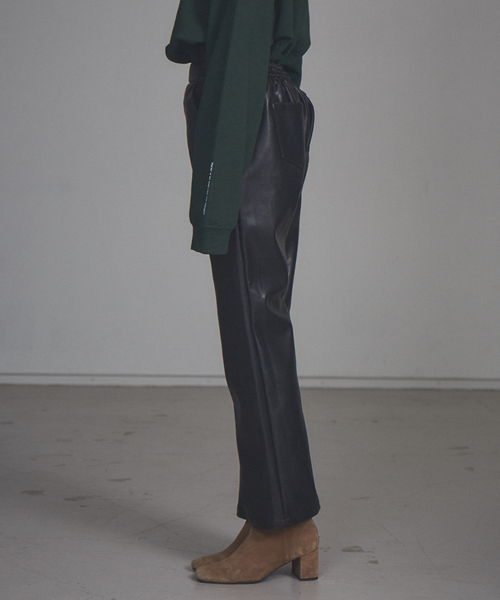 NOMINE（ノミネ）の「【展開店舗限定】フェイクレザーセミフレアパンツ（その他パンツ・レディース・ブラック/アイボリー・S/M）」の19枚目の写真