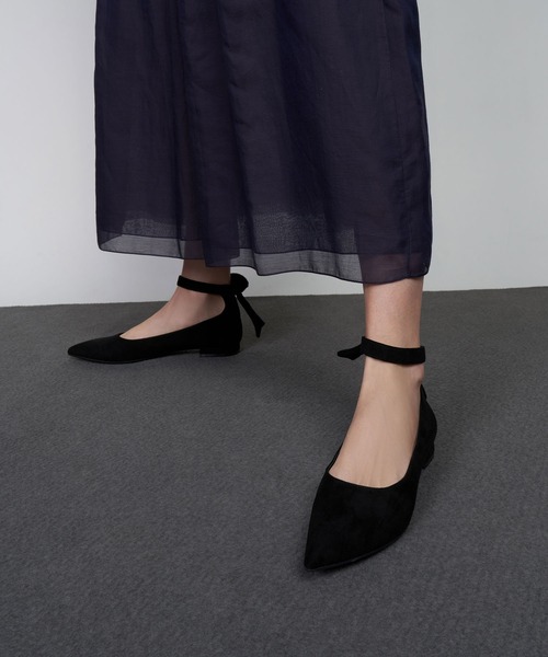 CHARLES & KEITH（チャールズ & キース）の「テクスチャードアンクルストラップ バレリーナフラット / Textured Ankle Strap Ballerina Flats（バレエシューズ・レディース・ブラック/オリーブ・22.5cm/23cm/23.5cm/24.5cm/25cm/25.5cm）」の12枚目の写真