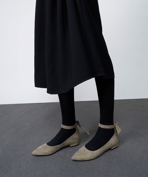 CHARLES & KEITH（チャールズ & キース）の「テクスチャードアンクルストラップ バレリーナフラット / Textured Ankle Strap Ballerina Flats（バレエシューズ・レディース・ブラック/オリーブ・22.5cm/23cm/23.5cm/24.5cm/25cm/25.5cm）」の16枚目の写真