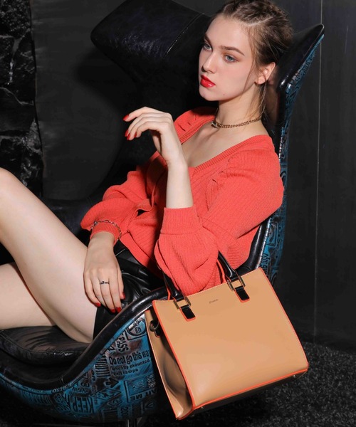 jouetie（ジュエティ）の「【jouetie/ジュエティ】カラーエッジ　スクエア ハンドバッグ（トートバッグ・レディース・オリーブ/ベージュ/オレンジ/ベージュ系その他/ブルー系その他/ブルー/アイボリー/ダークグリーン/ブラック/ワイン/ダークブラウン/グレイッシュベージュ・FREE）」の4枚目の写真