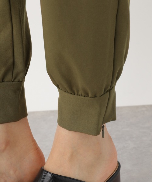 LEPSIM（レプシィム）の「ジョガーパンツ　951274（その他パンツ・レディース・ブラック/カーキ・MEDIUM/LARGE）」の9枚目の写真