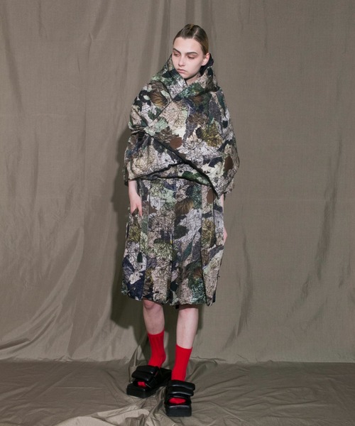 my beautiful landlet(マイビューティフルランドレット)の「【my beautiful landlet】 MBL camouflage down stole(ストール/ショール・メンズ・カモフラージュ・FREE)」の2枚目の写真