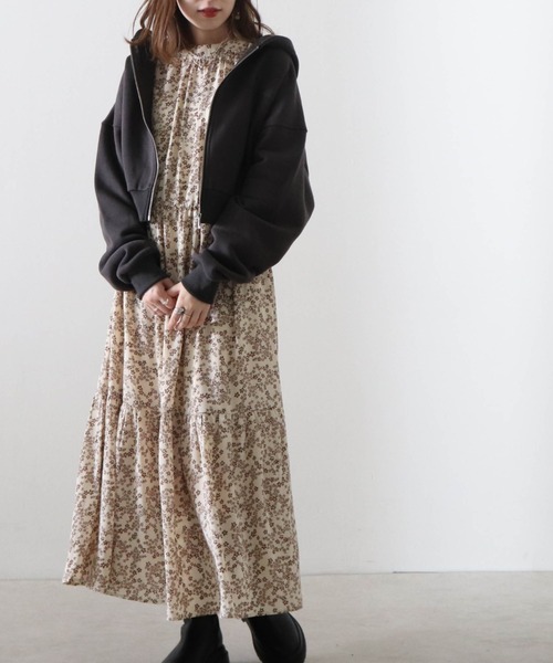 Cheek（チーク）の「刺繍ショートパーカー（パーカー・レディース・チャコールグレー/ブラウン/ベージュ・MEDIUM）」の14枚目の写真