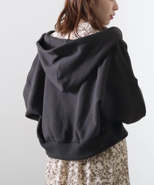 Cheek（チーク）の「刺繍ショートパーカー（パーカー・レディース・チャコールグレー/ブラウン/ベージュ・MEDIUM）」の21枚目の写真