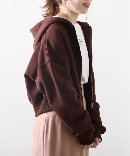 Cheek（チーク）の「刺繍ショートパーカー（パーカー・レディース・チャコールグレー/ブラウン/ベージュ・MEDIUM）」の11枚目の写真