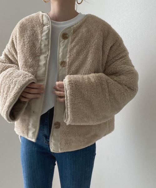 by muni:r（バイ ムニール）の「リバーシブルフリースキルティングダウン（テーラードジャケット・レディース・ベージュ/アイボリー/ダークグレー・FREE）」の3枚目の写真