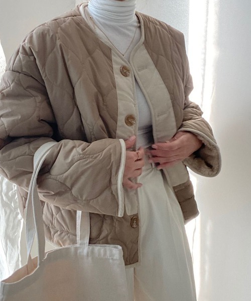 by muni:r（バイ ムニール）の「リバーシブルフリースキルティングダウン（テーラードジャケット・レディース・ベージュ/アイボリー/ダークグレー・FREE）」の19枚目の写真