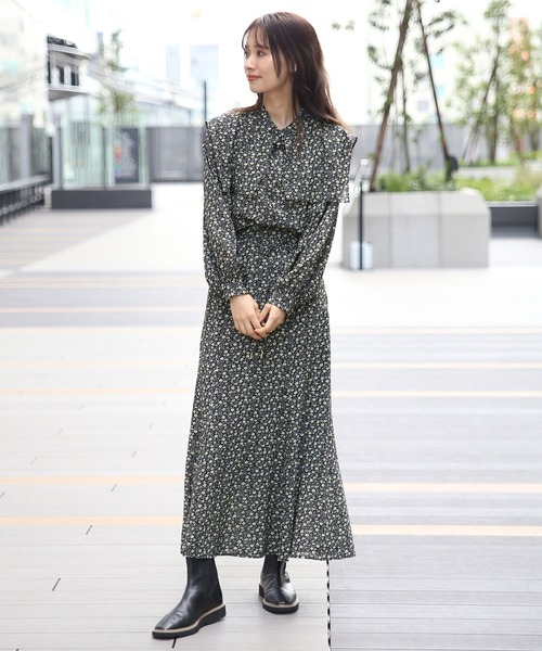 mysty woman（ミスティウーマン）の「ワンピース風のセットアップコーデも　ソフト花柄マーメイドスカート 266549（スカート・レディース・ブラック/イエロー/ライトベージュ・FREE）」の6枚目の写真