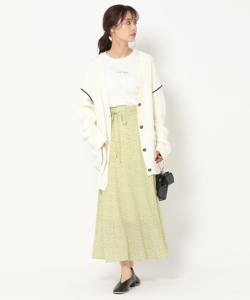 mysty woman（ミスティウーマン）の「ワンピース風のセットアップコーデも　ソフト花柄マーメイドスカート 266549（スカート・レディース・ブラック/イエロー/ライトベージュ・FREE）」の8枚目の写真