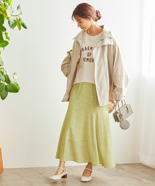 mysty woman（ミスティウーマン）の「ワンピース風のセットアップコーデも　ソフト花柄マーメイドスカート 266549（スカート・レディース・ブラック/イエロー/ライトベージュ・FREE）」の21枚目の写真