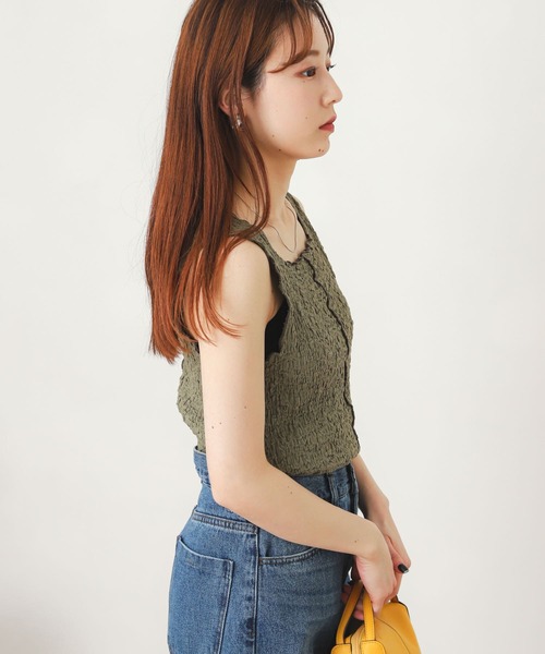 SENSE OF PLACE by URBAN RESEARCH（センスオブプレイスバイアーバンリサーチ）の「メロースクエアネックタンクトップ（タンクトップ・レディース・ブラック/カーキ/オレンジ/アイボリー/グリーン・ONE）」の6枚目の写真