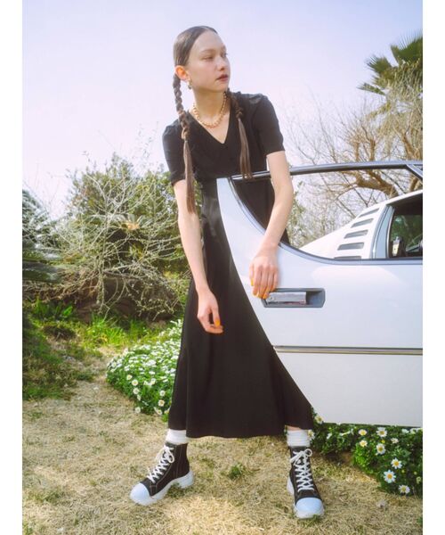 EMODA（エモダ）の「ドローウィングプラントワンピース（ワンピース・レディース・ブラック/ブルー/その他・FREE）」の5枚目の写真