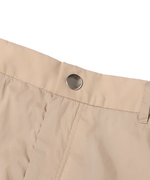 atmos pink（アトモスピンク）の「atmos pink サイドロゴ カーゴミニスカート（スカート・レディース・ベージュ/ブラック・M/S）」の4枚目の写真