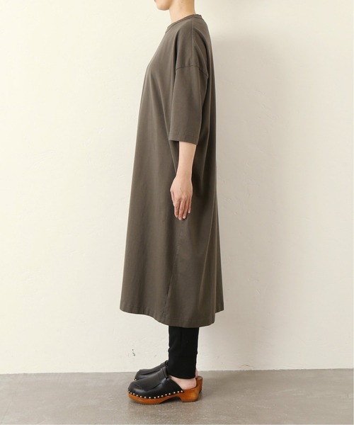 JOURNAL STANDARD LUXE(ジャーナルスタンダード ラックス)の「クラシックテンジク スタンダードクルーネックワンピース(ワンピース・レディース・チャコールグレー/カーキ・SMALL/MEDIUM)」の16枚目の写真