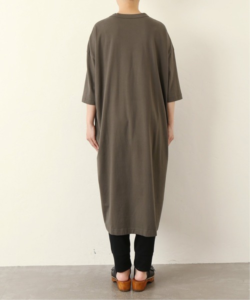 JOURNAL STANDARD LUXE(ジャーナルスタンダード ラックス)の「クラシックテンジク スタンダードクルーネックワンピース(ワンピース・レディース・チャコールグレー/カーキ・SMALL/MEDIUM)」の17枚目の写真