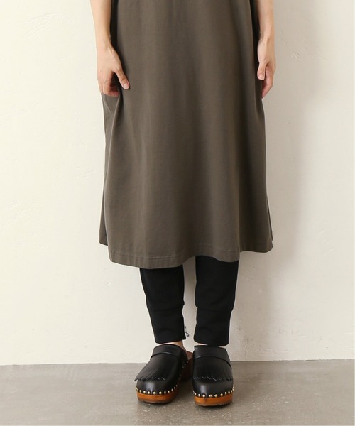 JOURNAL STANDARD LUXE(ジャーナルスタンダード ラックス)の「クラシックテンジク スタンダードクルーネックワンピース(ワンピース・レディース・チャコールグレー/カーキ・SMALL/MEDIUM)」の18枚目の写真