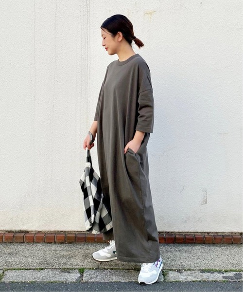 JOURNAL STANDARD LUXE(ジャーナルスタンダード ラックス)の「クラシックテンジク スタンダードクルーネックワンピース(ワンピース・レディース・チャコールグレー/カーキ・SMALL/MEDIUM)」の21枚目の写真