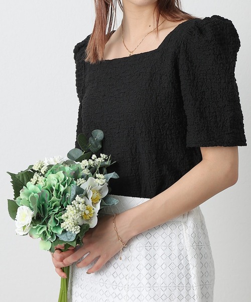 COLONY 2139(コロニートゥーワンスリーナイン)の「シャーリングスクエアネック半袖プルオーバー(Tシャツ/カットソー・レディース・ブラック/イエロー/オフホワイト・FREE)」の1枚目の写真