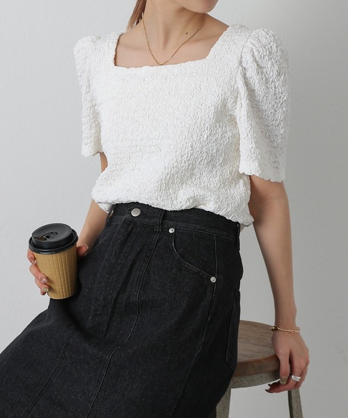 COLONY 2139(コロニートゥーワンスリーナイン)の「シャーリングスクエアネック半袖プルオーバー(Tシャツ/カットソー・レディース・ブラック/イエロー/オフホワイト・FREE)」の20枚目の写真