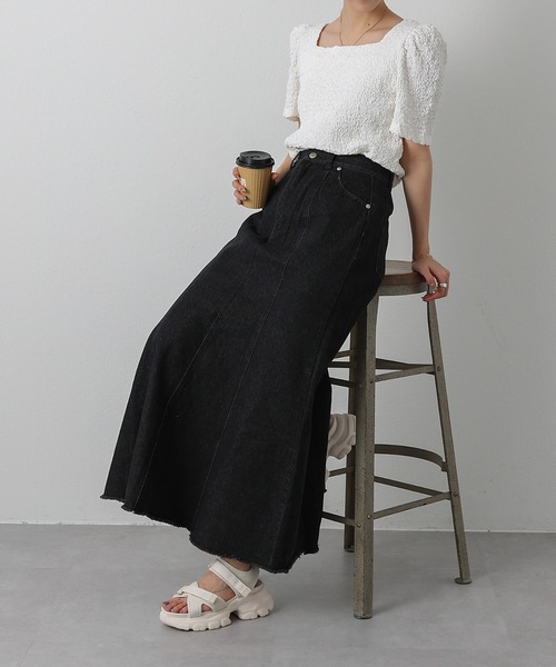 COLONY 2139(コロニートゥーワンスリーナイン)の「シャーリングスクエアネック半袖プルオーバー(Tシャツ/カットソー・レディース・ブラック/イエロー/オフホワイト・FREE)」の8枚目の写真