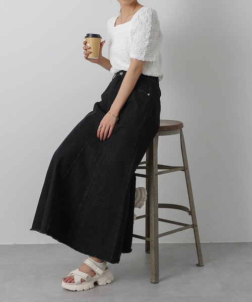 COLONY 2139(コロニートゥーワンスリーナイン)の「シャーリングスクエアネック半袖プルオーバー(Tシャツ/カットソー・レディース・ブラック/イエロー/オフホワイト・FREE)」の4枚目の写真