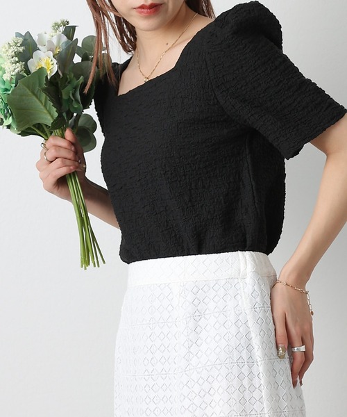 COLONY 2139(コロニートゥーワンスリーナイン)の「シャーリングスクエアネック半袖プルオーバー(Tシャツ/カットソー・レディース・ブラック/イエロー/オフホワイト・FREE)」の16枚目の写真