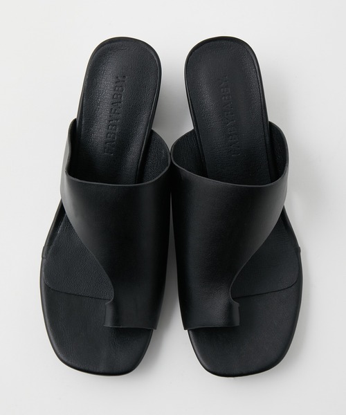 y/m by misato（イムバイミサト）の「トングカバーサンダル（サンダル・レディース・ブラウン/ブラック・LARGE/SMALL/MEDIUM）」の5枚目の写真