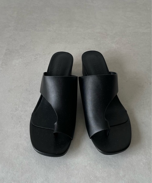 y/m by misato（イムバイミサト）の「トングカバーサンダル（サンダル・レディース・ブラウン/ブラック・LARGE/SMALL/MEDIUM）」の10枚目の写真