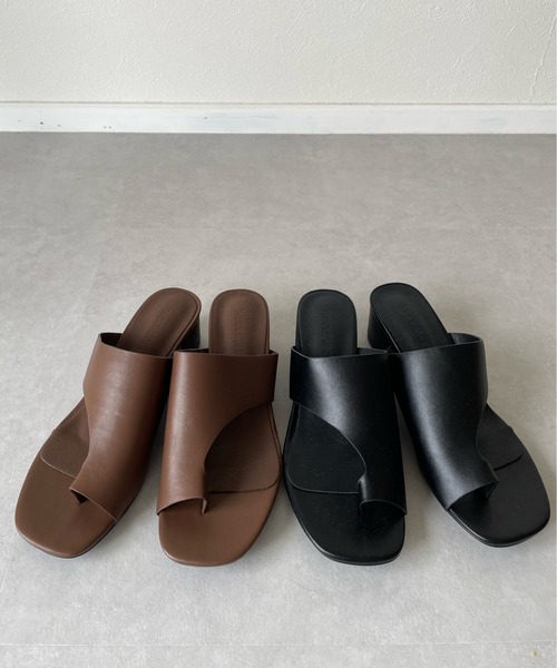 y/m by misato（イムバイミサト）の「トングカバーサンダル（サンダル・レディース・ブラウン/ブラック・LARGE/SMALL/MEDIUM）」の15枚目の写真