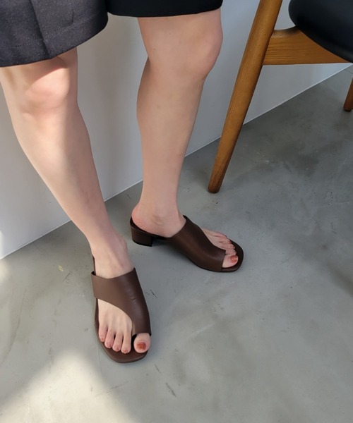 y/m by misato（イムバイミサト）の「トングカバーサンダル（サンダル・レディース・ブラウン/ブラック・LARGE/SMALL/MEDIUM）」の22枚目の写真