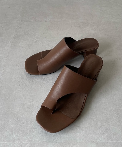 y/m by misato（イムバイミサト）の「トングカバーサンダル（サンダル・レディース・ブラウン/ブラック・LARGE/SMALL/MEDIUM）」の18枚目の写真