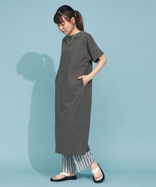 bohmal(ボマール)の「アウトシームバックスリットワンピース(ワンピース・レディース・オフホワイト/ブラック/チャコールグレー・FREE)」の8枚目の写真