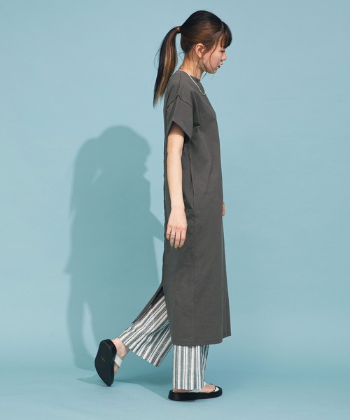 bohmal(ボマール)の「アウトシームバックスリットワンピース(ワンピース・レディース・オフホワイト/ブラック/チャコールグレー・FREE)」の9枚目の写真