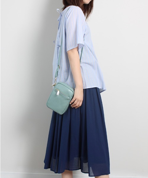 MB mint breeze（エムビーミントブリーズ）の「【LL～5L 大きいサイズ】【WEB・一部店舗限定】バックリボン 半袖 ブラウス（シャツ/ブラウス・レディース・ブラック/ネイビー/ブルー/グリーン・LL/3L/4L/5L）」の9枚目の写真