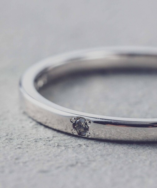 and cloud(アンドクラウド)の「Grayscale Black-Gray Diamond Ring(リング・レディース・イエローゴールド/シルバー・#9/#11/#13/#15)」の5枚目の写真