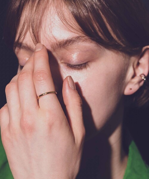 and cloud(アンドクラウド)の「Grayscale Black-Gray Diamond Ring(リング・レディース・イエローゴールド/シルバー・#9/#11/#13/#15)」の6枚目の写真