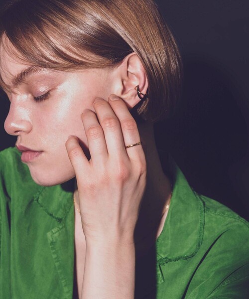 and cloud(アンドクラウド)の「Grayscale Black-Gray Diamond Ring(リング・レディース・イエローゴールド/シルバー・#9/#11/#13/#15)」の8枚目の写真