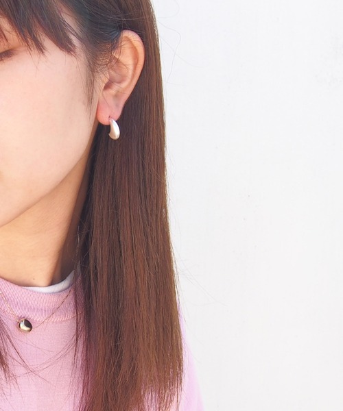 mille blanc(ミルブラン)の「マットカラーメタルピアス 両耳用(ピアス(両耳用)・レディース・ゴールド/シルバー/ゴールド系その他/シルバー系その他・FREE)」の1枚目の写真