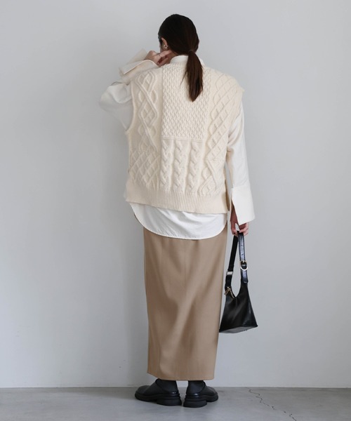 select MOCA(セレクトモカ)の「スリットロングストレートスカート(スカート・レディース・ブラック/ダークブラウン/グレイッシュベージュ・FREE)」の12枚目の写真