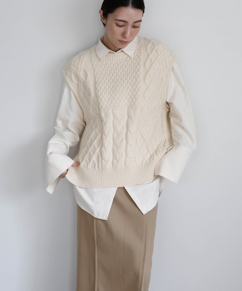 select MOCA(セレクトモカ)の「スリットロングストレートスカート(スカート・レディース・ブラック/ダークブラウン/グレイッシュベージュ・FREE)」の13枚目の写真