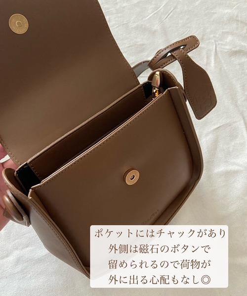 Cham.(チャム)の「ころんとまるいレトロショルダーバッグ(ショルダーバッグ・レディース・ブラック/ブラウン/キャメル・F)」の9枚目の写真