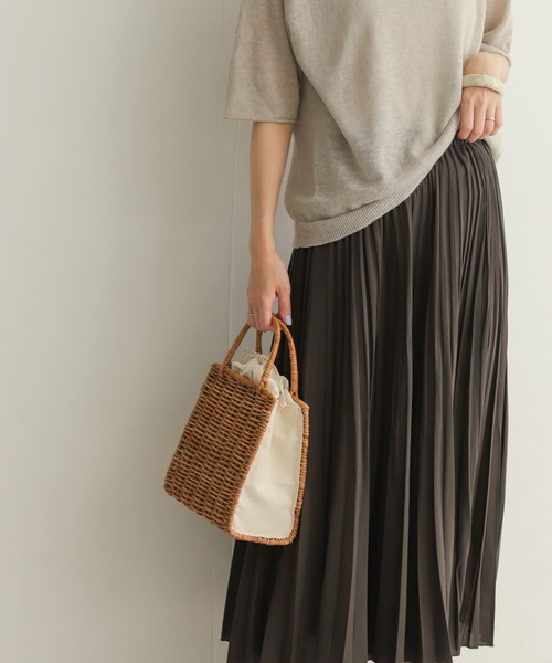 URBAN RESEARCH DOORS（アーバンリサーチドアーズ）の「ランダムプリーツスカート（スカート・レディース・チャコールグレー/ベージュ/カーキ・MEDIUM）」の14枚目の写真