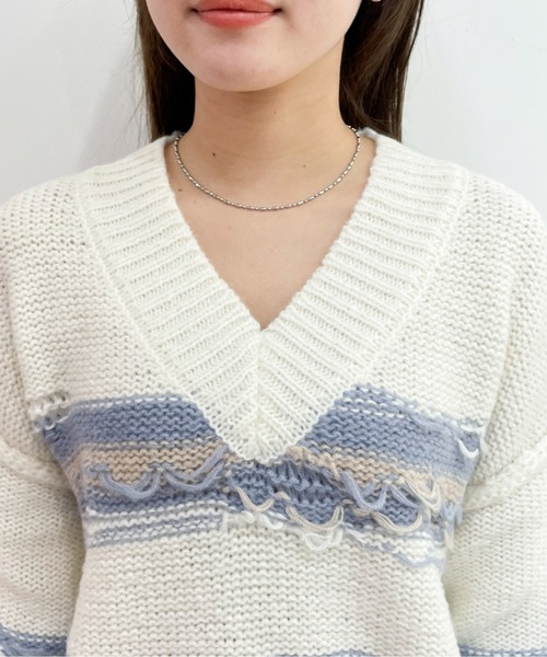 EPIMI E'PIMMY（エピミエピミー）の「〈ユニセックス〉Vネックダメージオーバーニット（ニット/セーター・レディース・オレンジ/オフホワイト/ネイビー/ブラック・MEDIUM）」の15枚目の写真