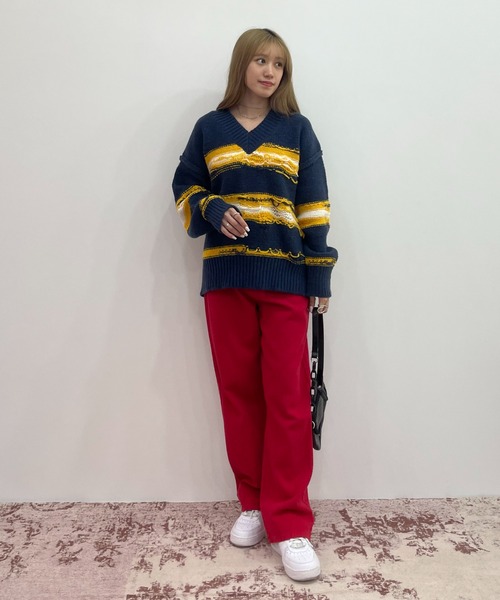 EPIMI E'PIMMY（エピミエピミー）の「〈ユニセックス〉Vネックダメージオーバーニット（ニット/セーター・レディース・オレンジ/オフホワイト/ネイビー/ブラック・MEDIUM）」の18枚目の写真