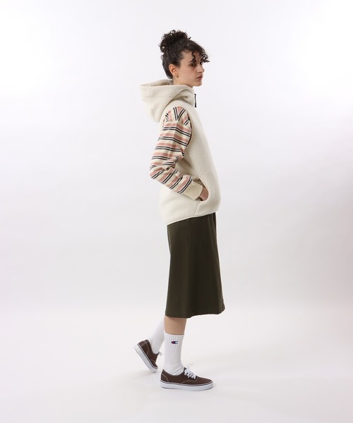 Champion（チャンピオン）の「【Champion/チャンピオン】レディース ジップフーデッドベスト（ベスト・レディース・オフホワイト/ブラック/ブラウン・LARGE/MEDIUM）」の10枚目の写真