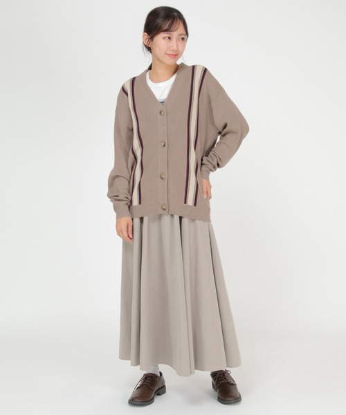 LBC（エルビーシー）の「配色ラインVネックカーディガン（カーディガン/ボレロ・レディース・ネイビー/ベージュ・M）」の8枚目の写真