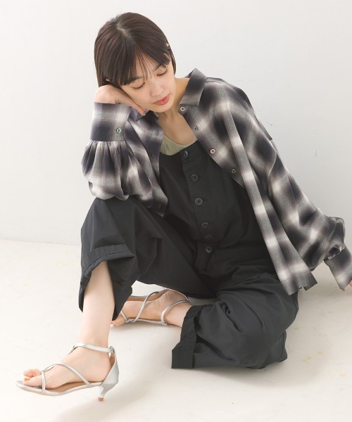 OMNES（オムネス）の「ダンプサロペット（サロペット/オーバーオール・レディース・ブラック/ベージュ/ネイビー/アイボリー/キナリ/カーキ/インディゴブルー/ブルー・FREE）」の4枚目の写真